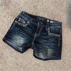 Miss Me easy jean shorts sz 27